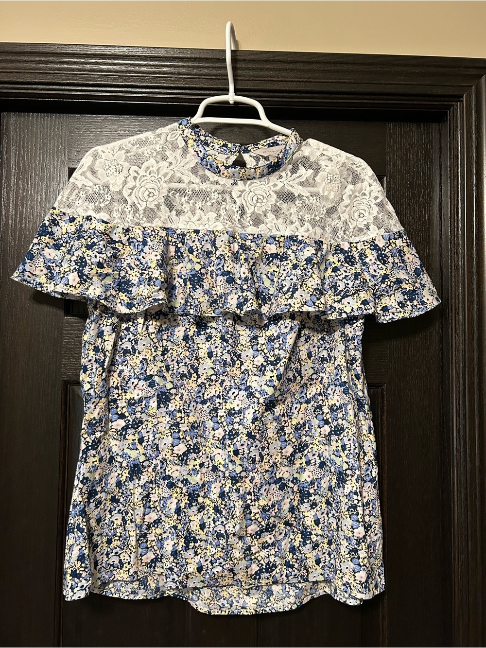 Lace Yoke Floral Ruffle Women's Top - Blue Floral